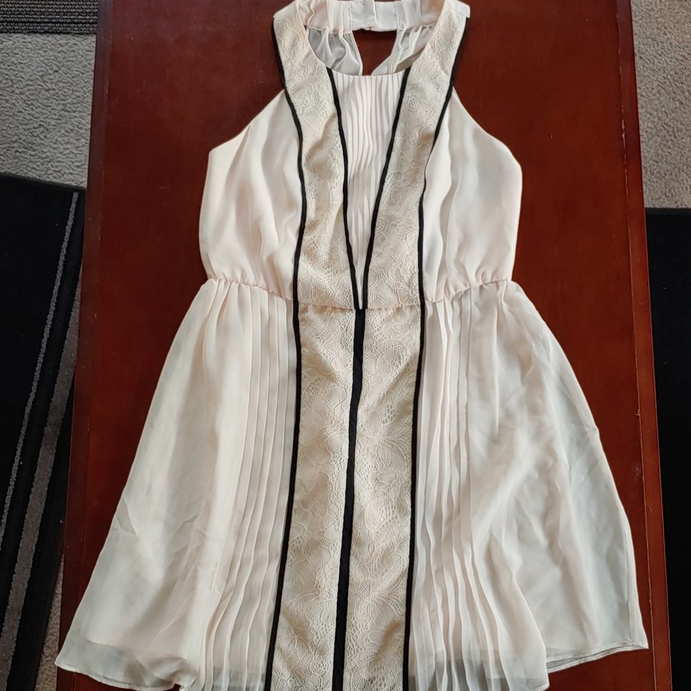 BCBG Generation NWT Short Chiffon Dress Size 0